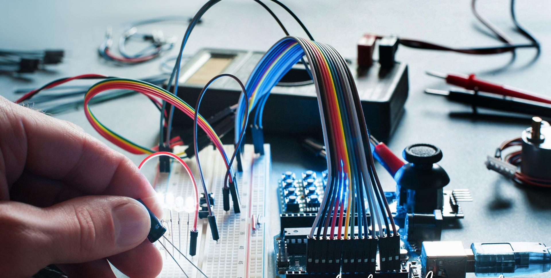 Elektronik atölyesinde devre çalışması